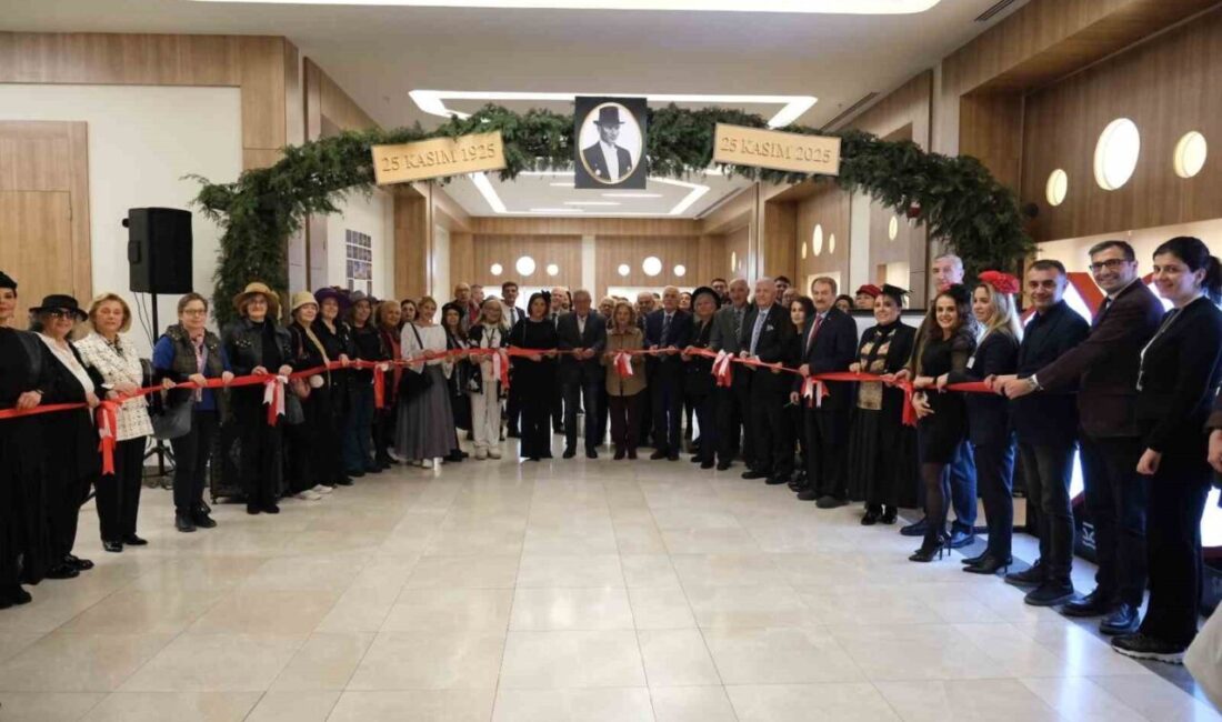 Büyükçekmece Belediyesi, Cumhuriyet Şapkaları Sergisi'ni sanatseverlerle buluşturdu. Seher Danışoğlu'nun küratörlüğündeki