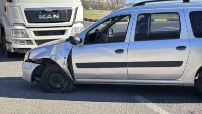 Bolu'da D-100 kara yolunda Menekşe A. yönetimindeki hafif ticari araç,