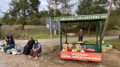 Orhaneli Belediyesi, köylü çiftçilerin organik meyve ve sebzelerini satabilmeleri için