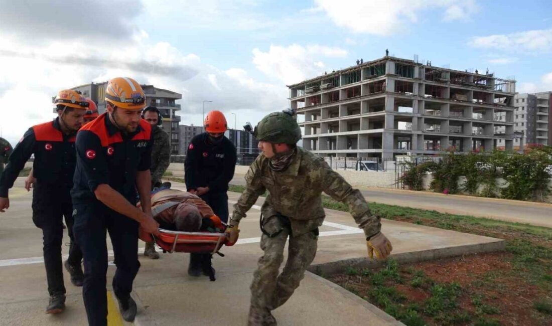 Antalya'nın Konyaaltı ilçesinde Zorbay Ş.G., arkadaşlarıyla çıktığı yürüyüşte fenalaşarak bayıldı.