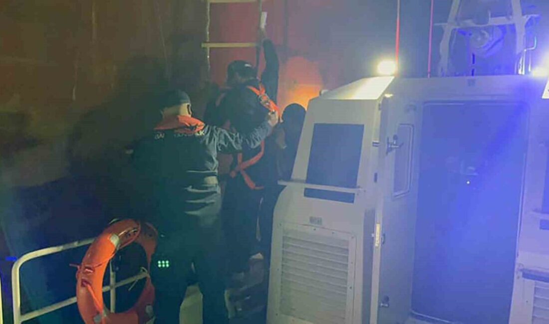 Dalaman’da Ticari Gemide Yaralanan Vatandaş, Sahil Güvenlik Ekiplerince Kurtarıldı Muğla'nın Dalaman açıklarında, ticari bir gemide yaralanan bir vatandaş, 112