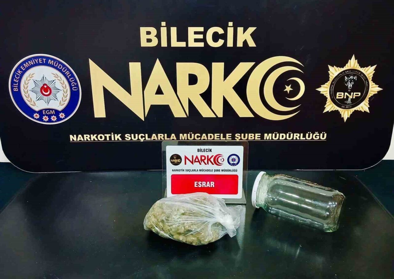 Bilecik'te, İl Emniyet Müdürlüğü Narkotik Suçlarla Mücadele ekipleri, dedektör köpeği