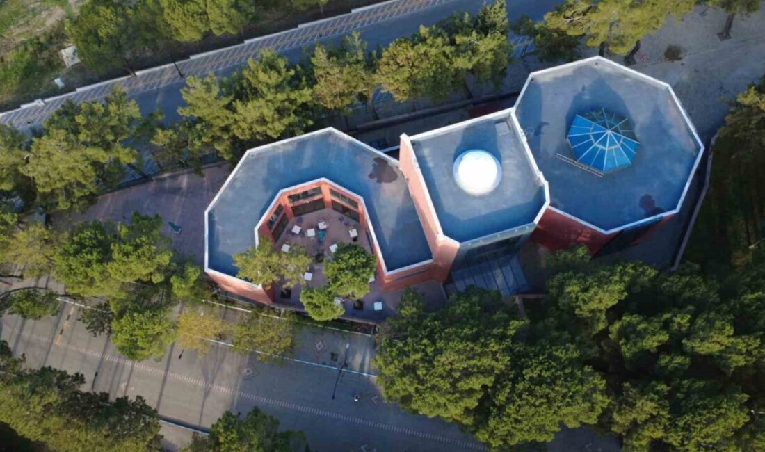 Demirci’de Öğretmenler Günü’nde Özgen İzmiroğlu Kültür, Bilim ve Teknoloji Merkezi Resmi Olarak Açılacak Manisa'nın Demirci ilçesinde, 24 Kasım Öğretmenler Günü'nde Özgen İzmiroğlu Kültür,