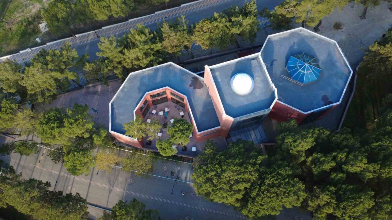 Manisa'nın Demirci ilçesinde, 24 Kasım Öğretmenler Günü'nde Özgen İzmiroğlu Kültür,