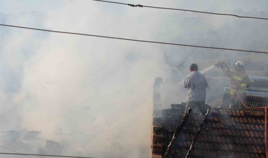 Demirci’de Yangında Evin Tamamı Küle Dönerken, Hayvanlar Mahalleli Tarafından Kurtarıldı Manisa'nın Demirci ilçesinde Osman Kahraman'a ait evde çıkan yangında, ev