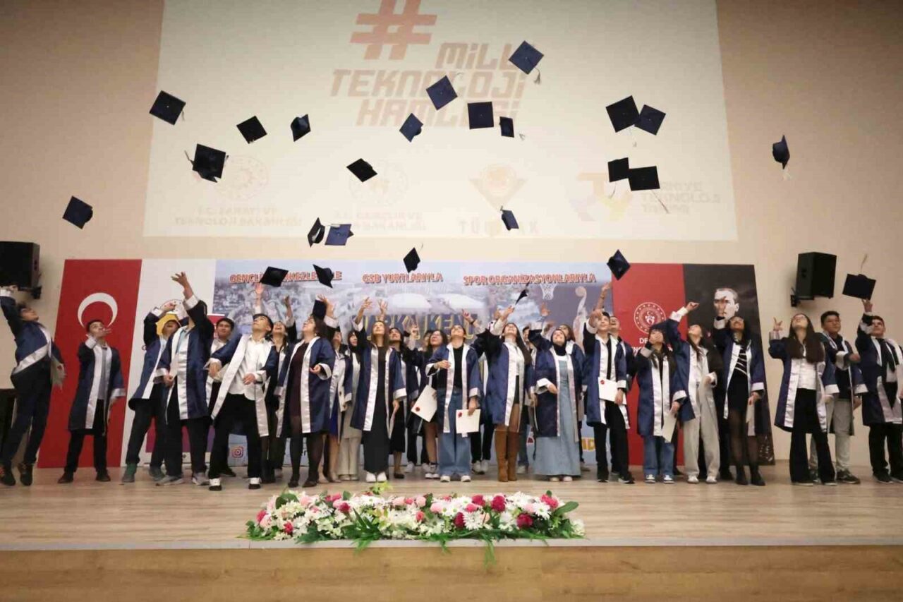 Denizli Gençlik Merkezi Deneyap Atölyesi, 3 yıl süren eğitimlerinin ardından