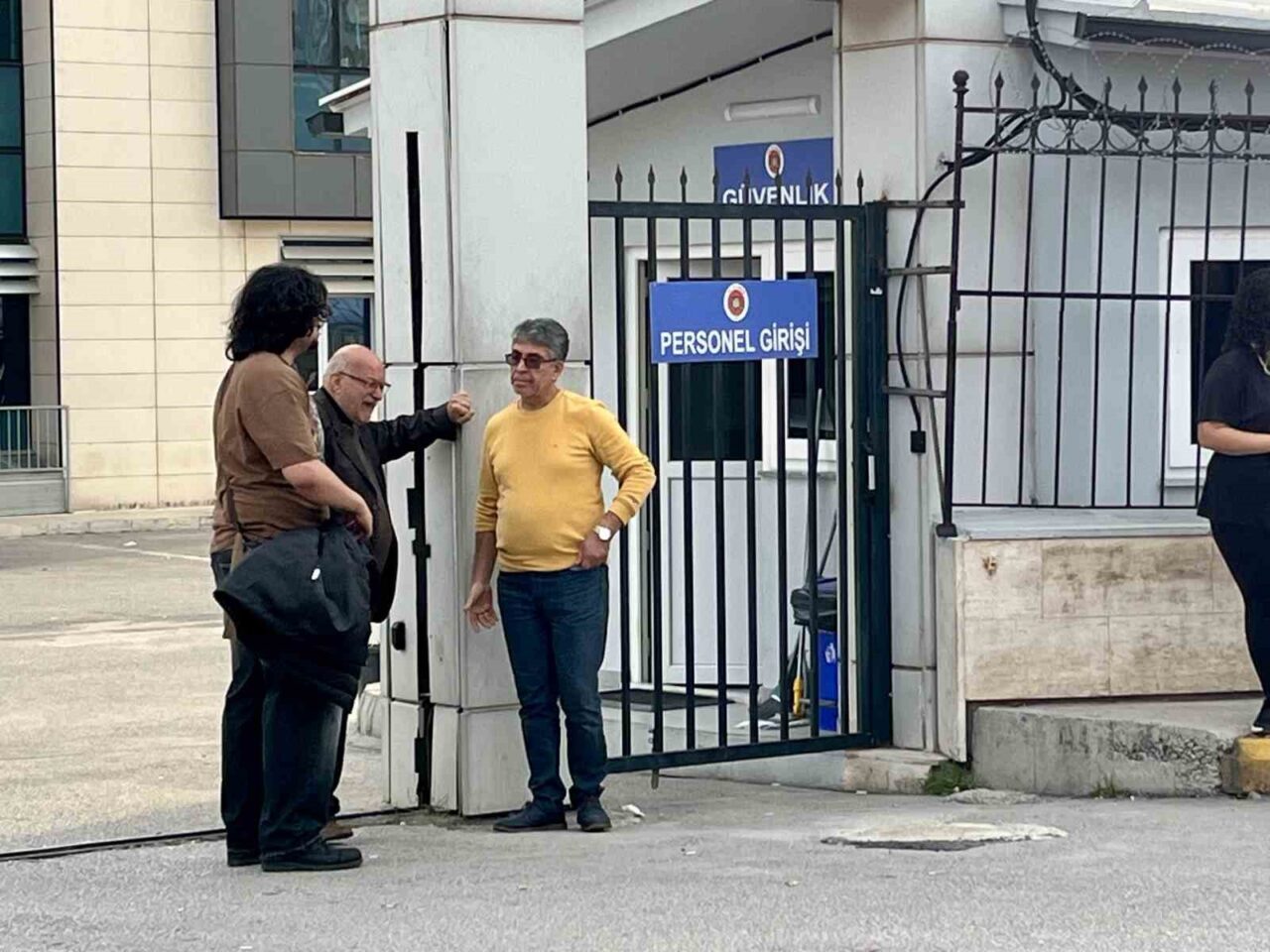 Antalya'da denizde cansız bedeni bulunan 15-18 yaşlarındaki çocuk Asmin A.K.