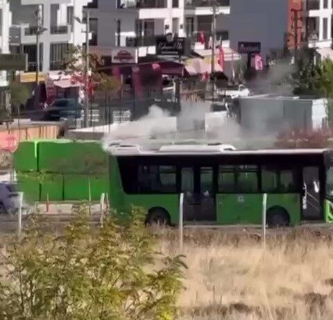 Denizli'de halk otobüslerinde artan yangınlar vatandaşlarda endişe yarattı. Merkezefendi'deki bir