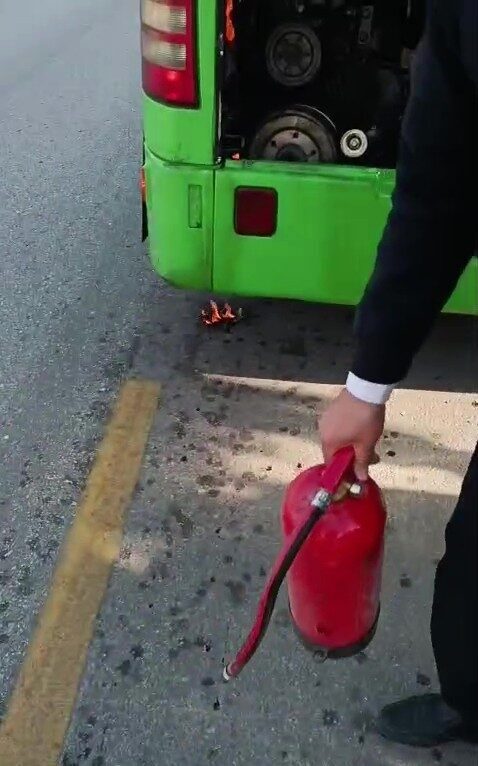 Denizli'nin Merkezefendi ilçesinde, Denizli Büyükşehir Belediyesi'ne ait bir halk otobüsünde