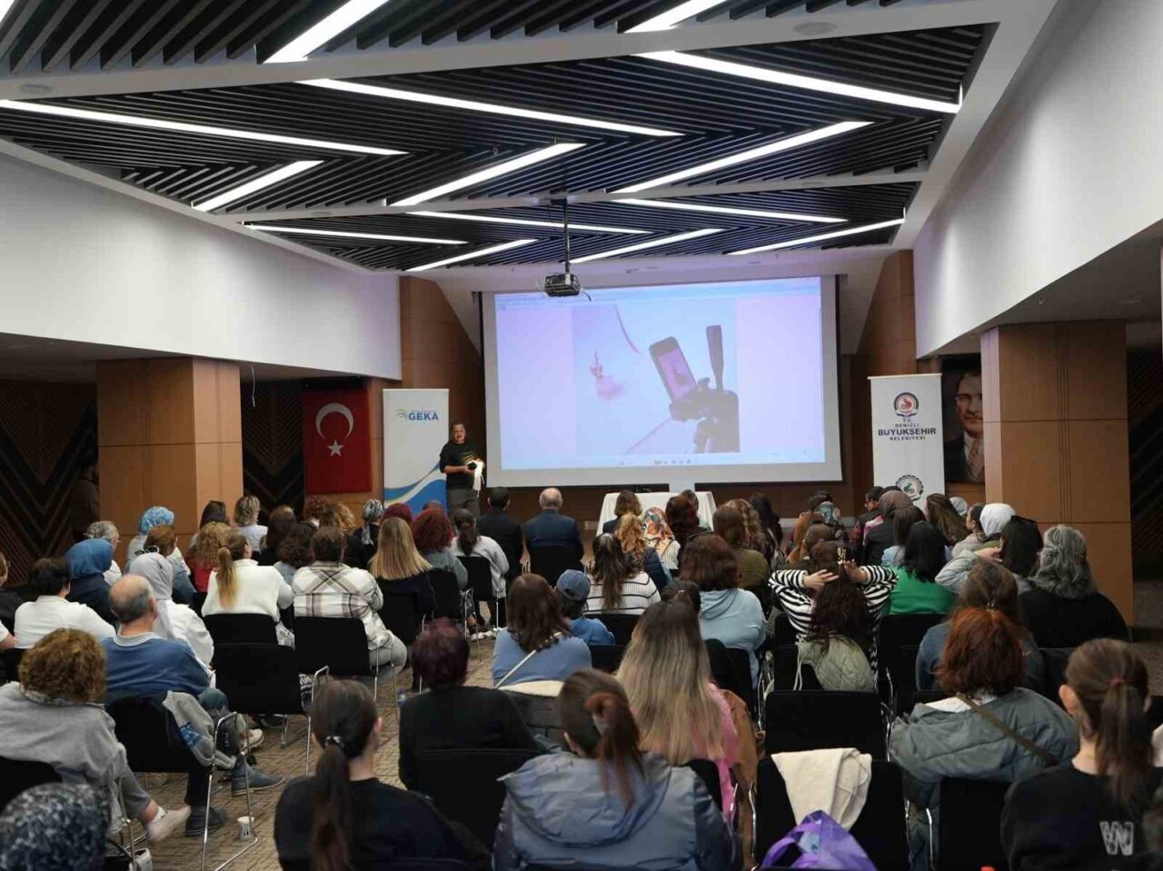 Güney Ege Kalkınma Ajansı ve Trendyol'un işbirliğiyle gerçekleştirilen "Üreten Kadınların