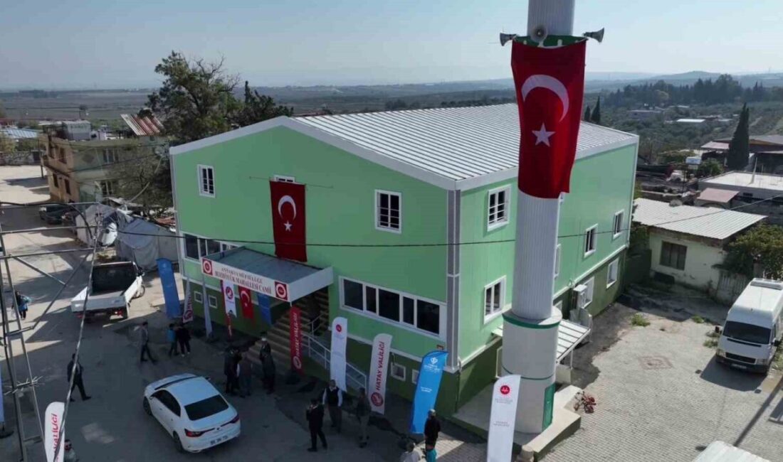 Hatay'da deprem sonrası inşa edilen 108'inci cami, Bozhöyük Mahallesi'nde Vali