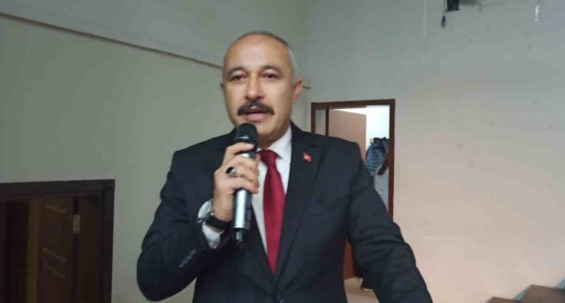 Zonguldak'ın Devrek ilçesinde, 24 Kasım Öğretmenler Günü çeşitli etkinliklerle kutlandı.