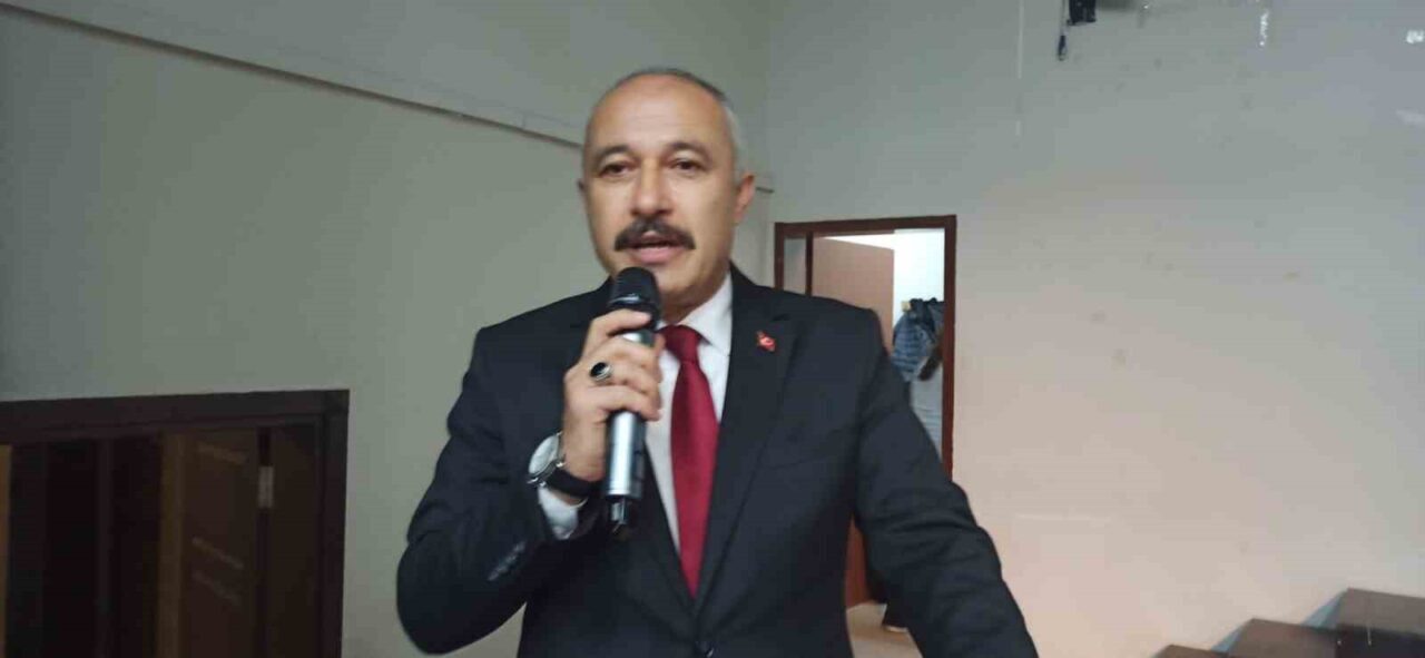 Zonguldak'ın Devrek ilçesinde, 24 Kasım Öğretmenler Günü çeşitli etkinliklerle kutlandı.