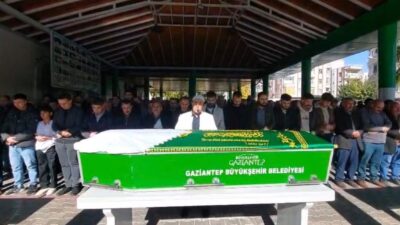 Şanlıurfa'nın Birecik ilçesinde otomobilin devrilmesi sonucu hayatını kaybeden 55 yaşındaki