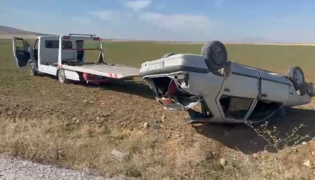 Afyonkarahisar'ın Emirdağ ilçesinde M.E. yönetimindeki otomobil, kontrolünü kaybederek takla attı.