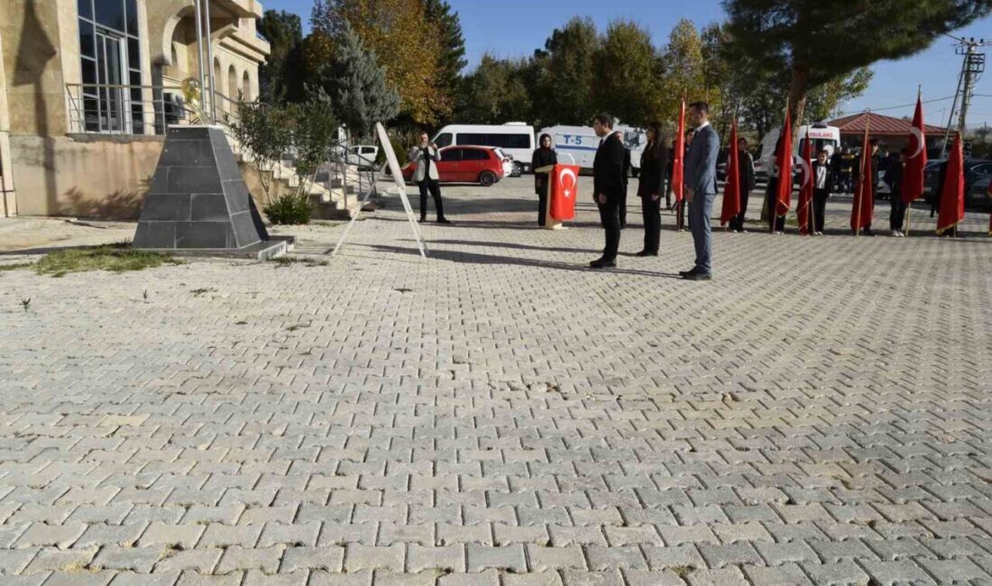 Dicle’de 24 Kasım Öğretmenler Günü Çeşitli Etkinliklerle Coşkuyla Kutlandı Diyarbakır'ın Dicle ilçesinde 24 Kasım Öğretmenler Günü çeşitli etkinliklerle kutlandı.