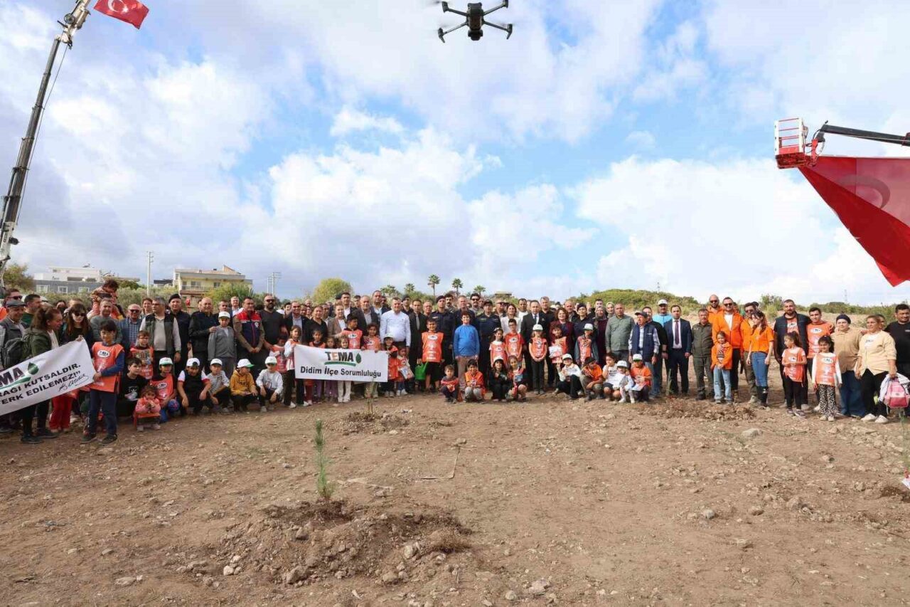 Didim, 11 Kasım Milli Ağaçlandırma Günü'nde fidan dikim etkinliğiyle ağaçlandırma
