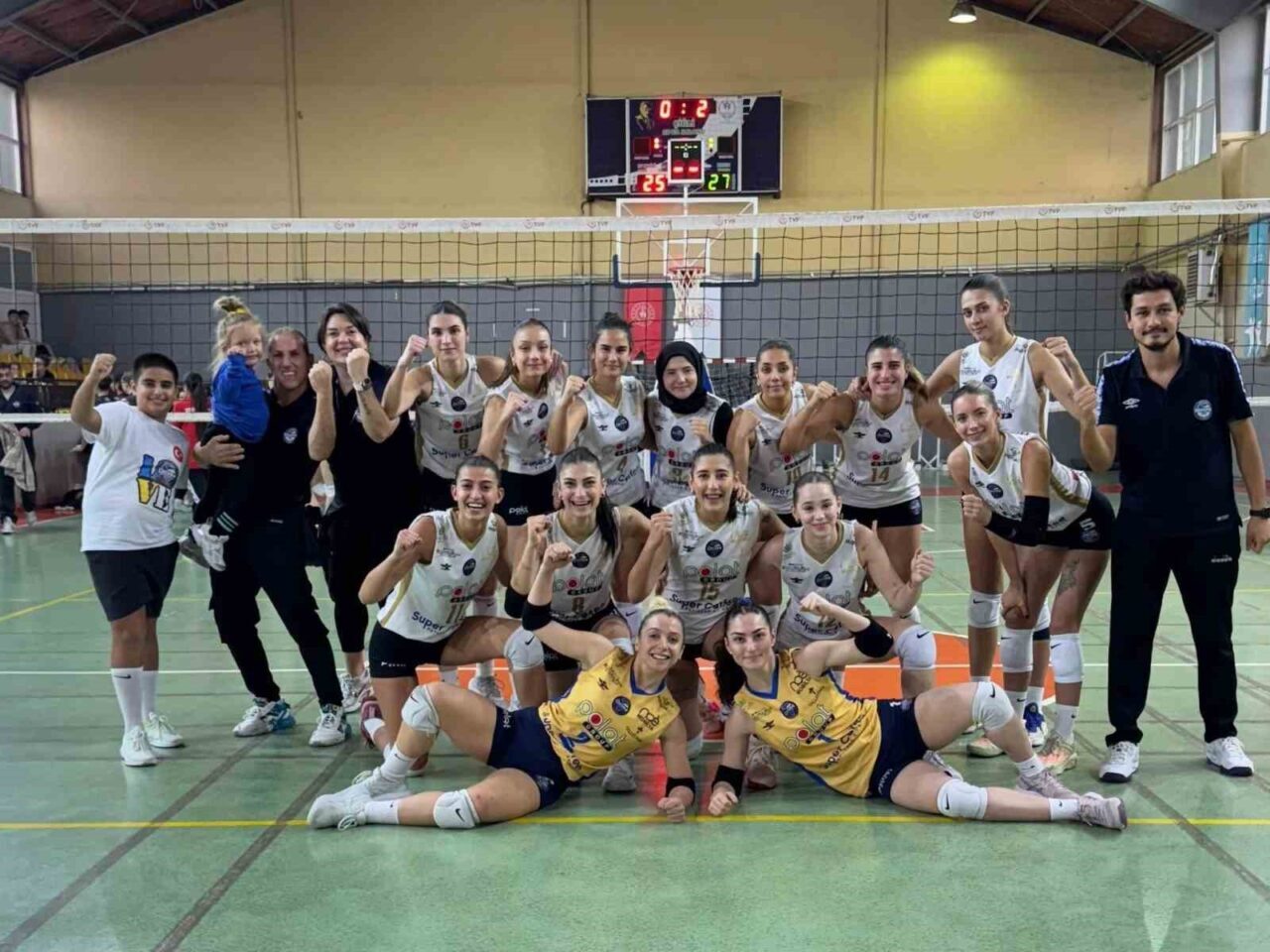Didim Belediyespor Kadın Voleybol Takımı, Волкан Güç Spor'u set vermeden