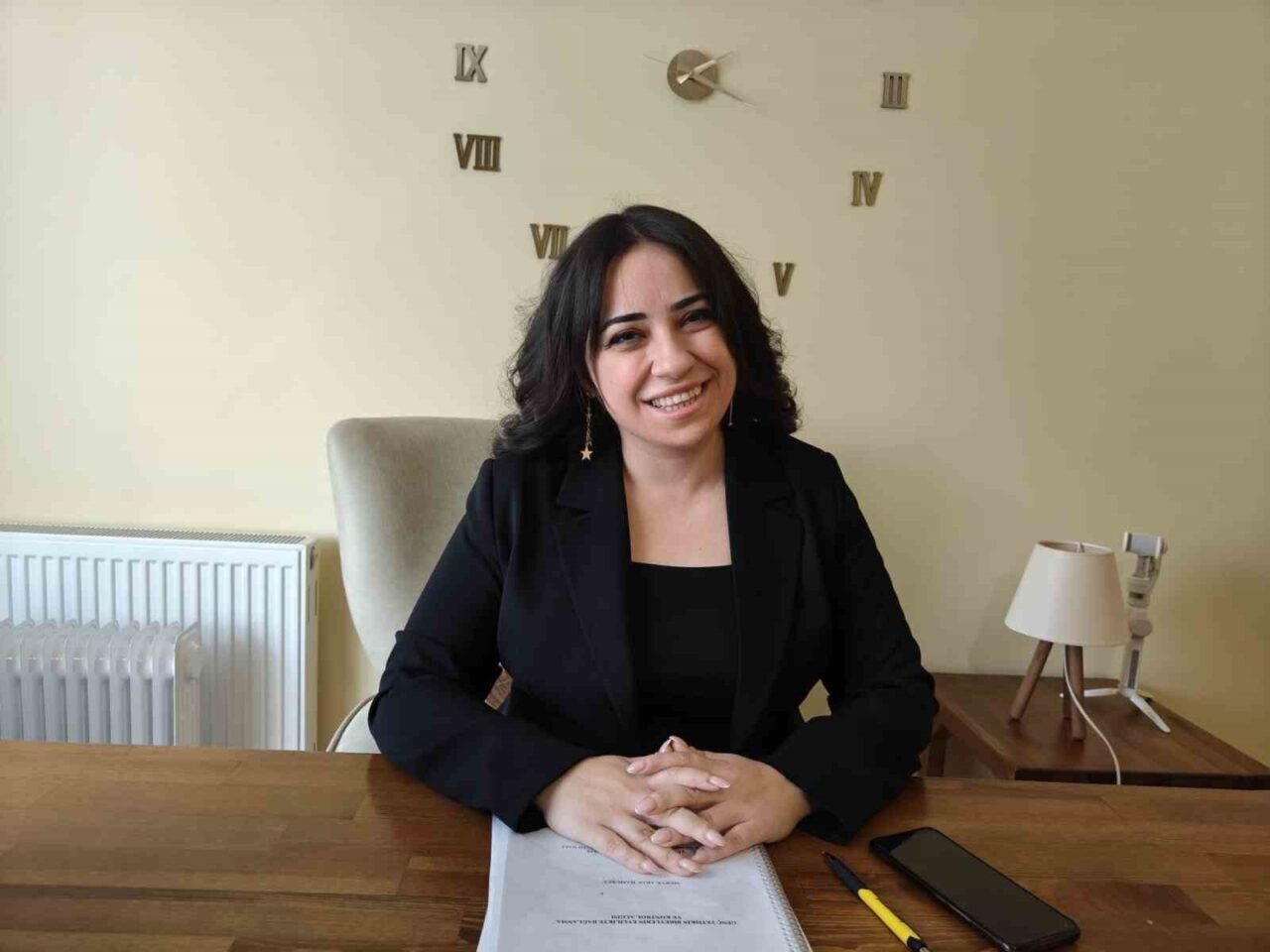 Uzman Psikolog Arzu Hamurcu, dijital ayrılık kaygısının yetişkinlerde anneden ayrılma