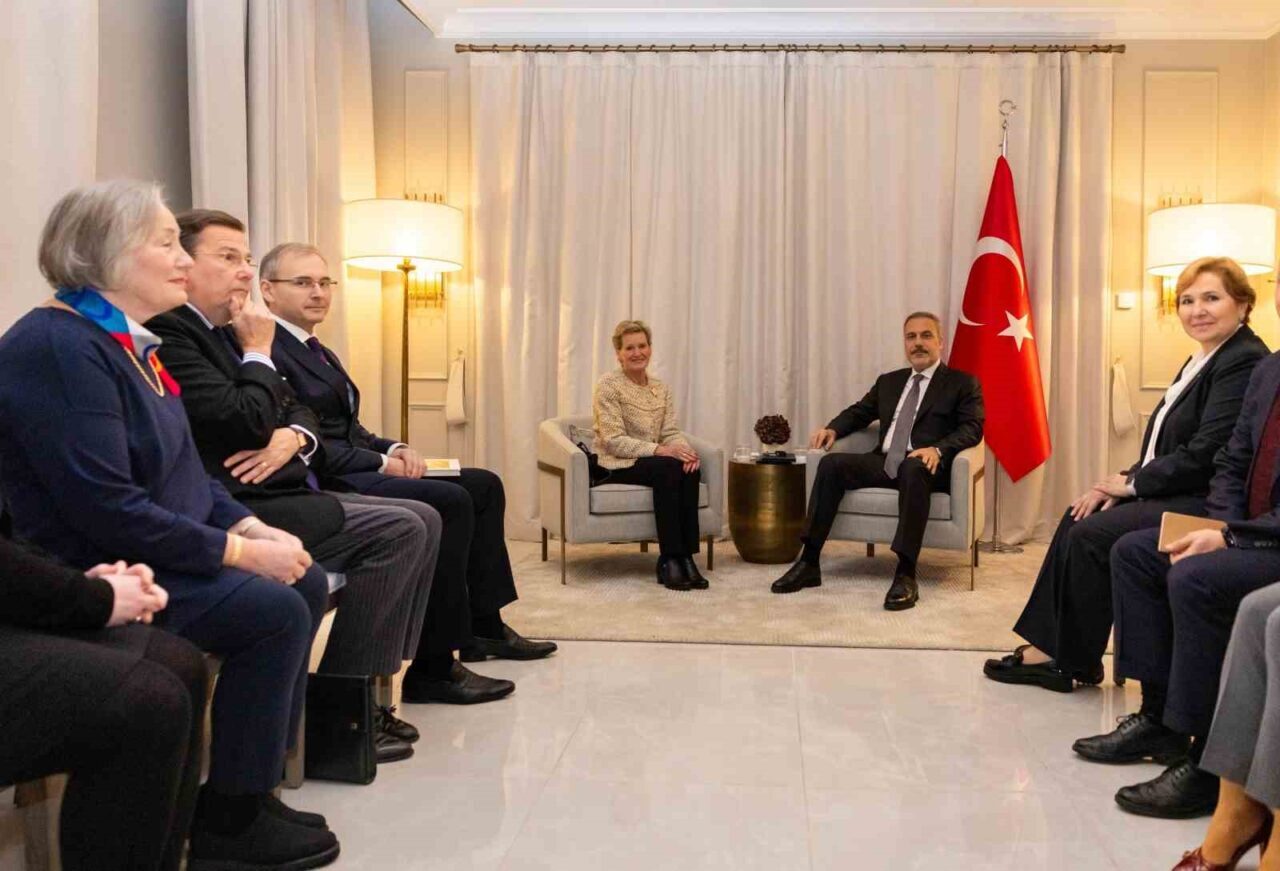 Dışişleri Bakanı Hakan Fidan, resmi bir ziyaret için Helsinki'ye gitti.