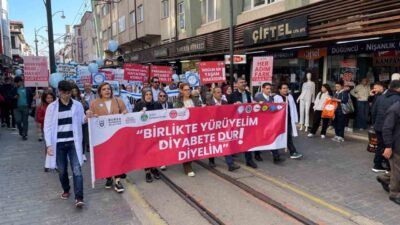 Bursa'da Dünya Diyabet Günü'nde düzenlenen farkındalık yürüyüşü, diyabette erken teşhis