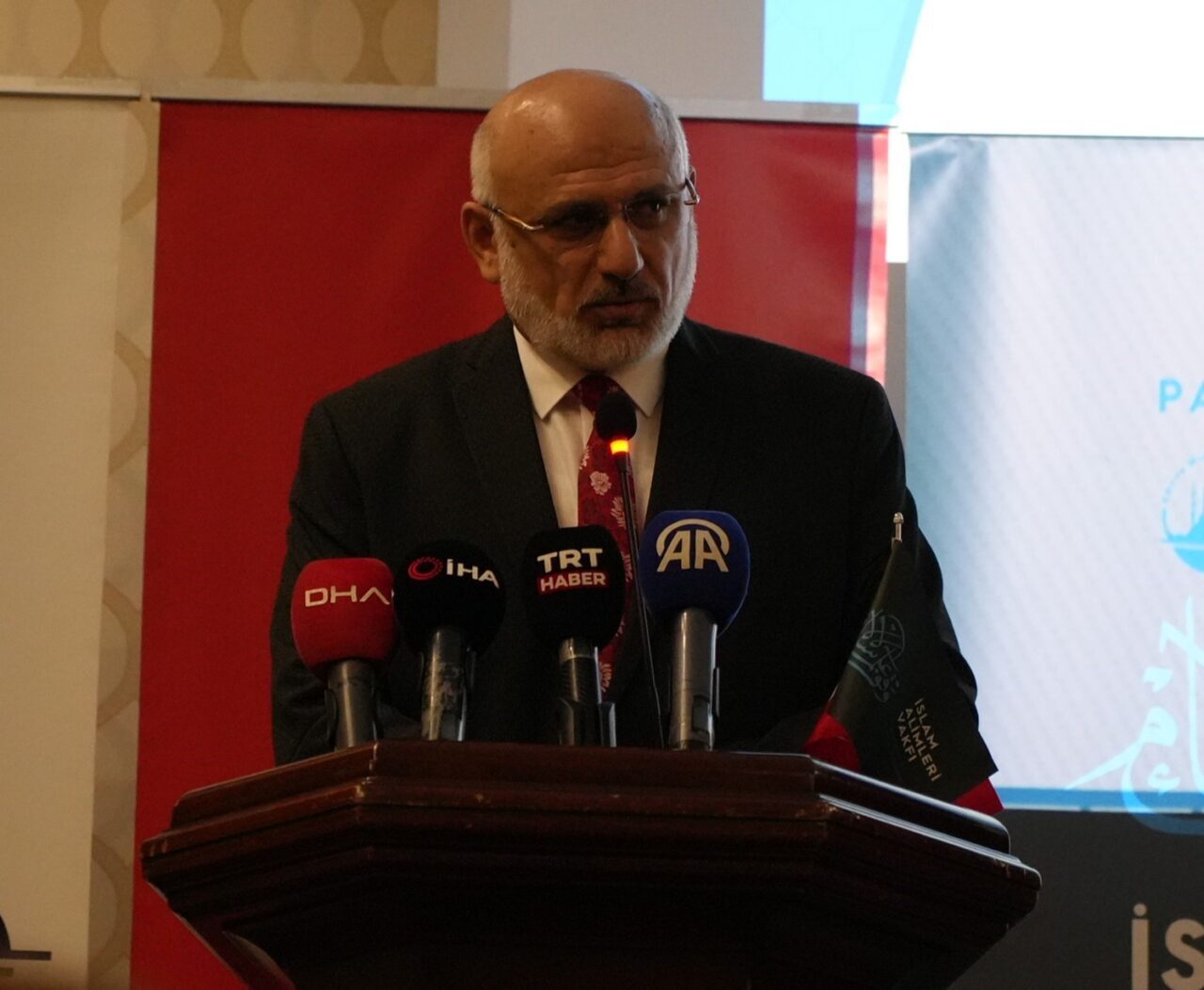 Diyanet İşleri Başkan Yardımcısı Dr. Hafız Osman Şahin, Edirne'deki etkinlikte,