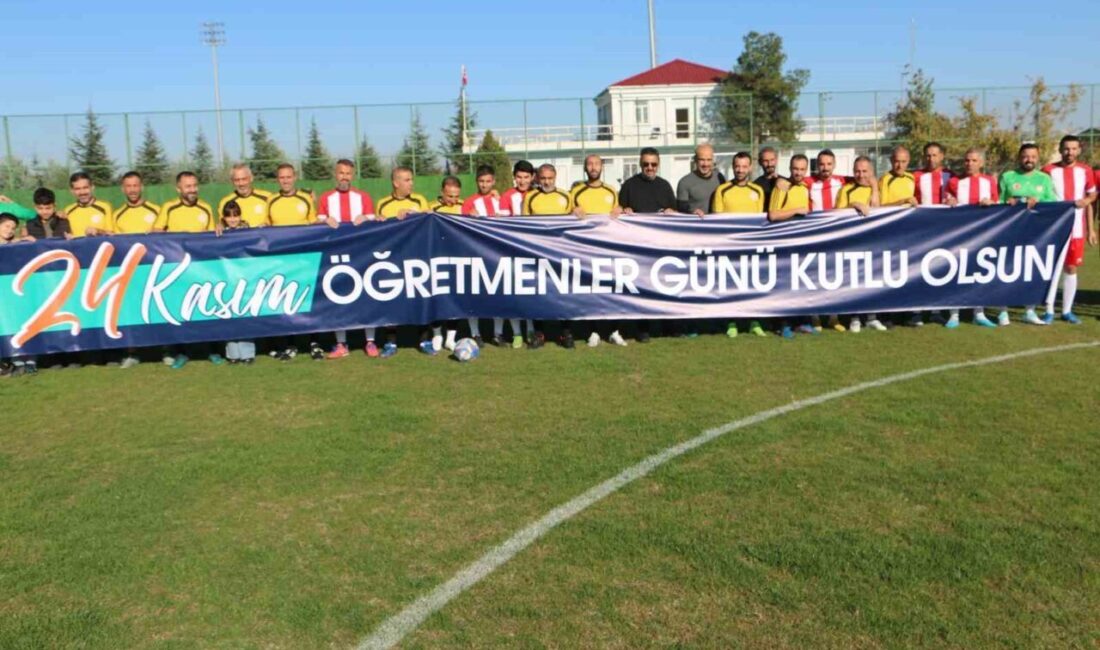 Diyarbakır’da Öğretmenler Günü İçin Düzenlenen Dostluk Maçı Coşkuyla Gerçekleşti Diyarbakır'da 24 Kasım Öğretmenler Günü dolayısıyla öğretmenler ve Gençlik ve