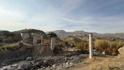 Diyarbakır'ın Kulp ilçesinde viyadük inşaatındaki iskele çökmesi sonucu 4 işçi