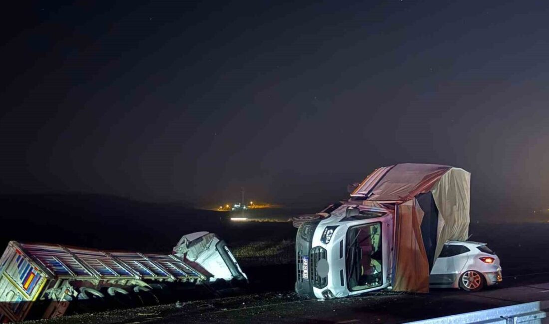 Diyarbakır-Batman karayolunda meydana gelen zincirleme trafik kazasında 3 kişi yaşamını