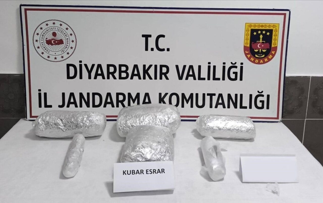 Diyarbakır'da jandarma, uyuşturucu operasyonları düzenleyerek 53 olayda 27 şüpheliyi gözaltına