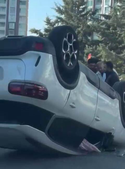 Diyarbakır'ın Kayapınar ilçesinde bir otomobil takla atarak ters döndü. Olayda