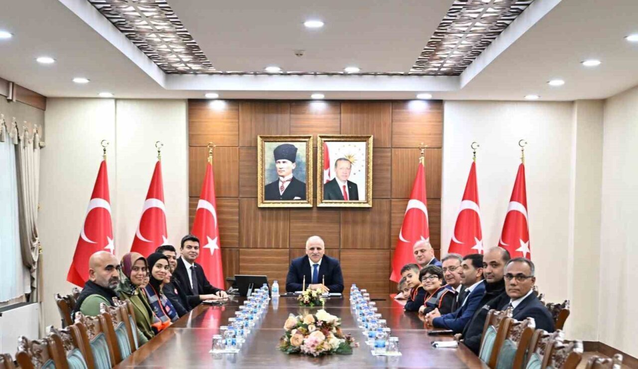 Diyarbakır’da "Yaraları Birlikte Saralım-Diyarbakır’dan Gazze’ye Yardım Kampanyası" kapsamında 24 milyon