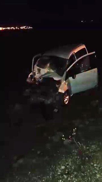 Diyarbakır-Hani karayolunda hafif ticari araç ile bir traktörün çarpışması sonucu