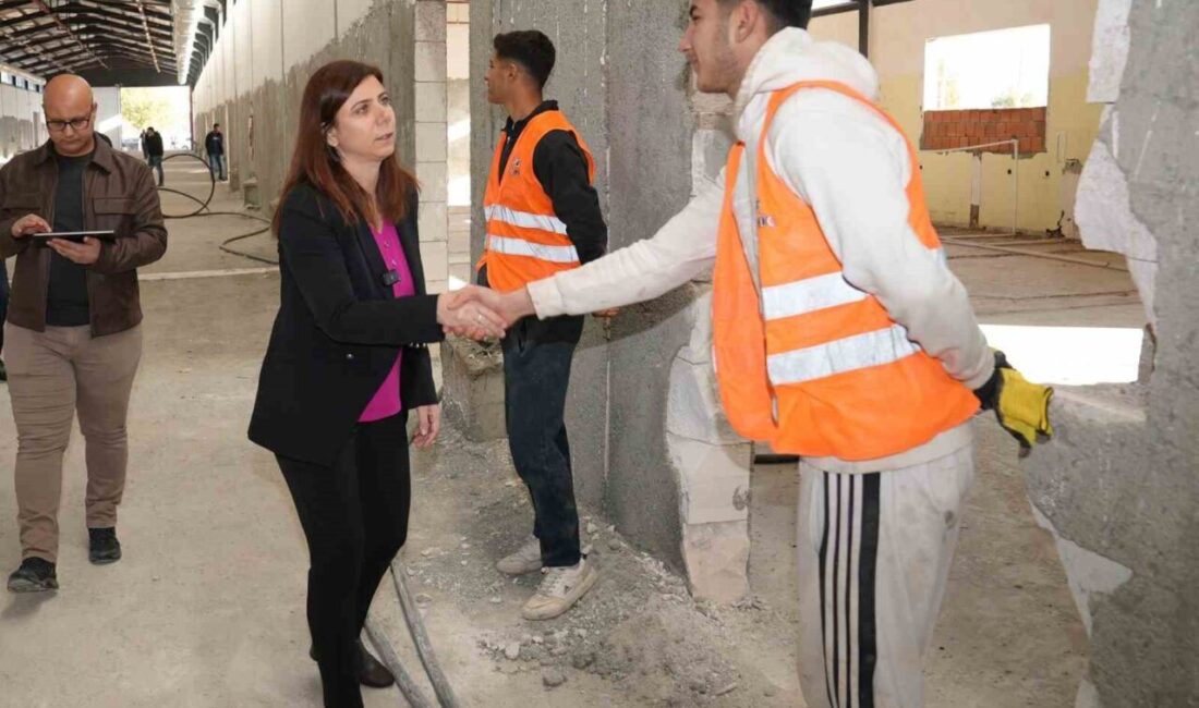 Diyarbakır’da Halk Ekmek Fabrikası İçin Çalışmalar Tüm Hızıyla Devam Ediyor Diyarbakır Büyükşehir Belediye Başkanı Serra Bucak, Bağcılar Mahallesi'nde halk ekmek