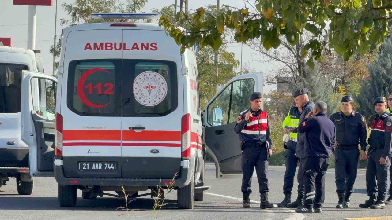 Diyarbakır'ın Yenişehir ilçesinde iki aile arasında çıkan kavgada üç kişi