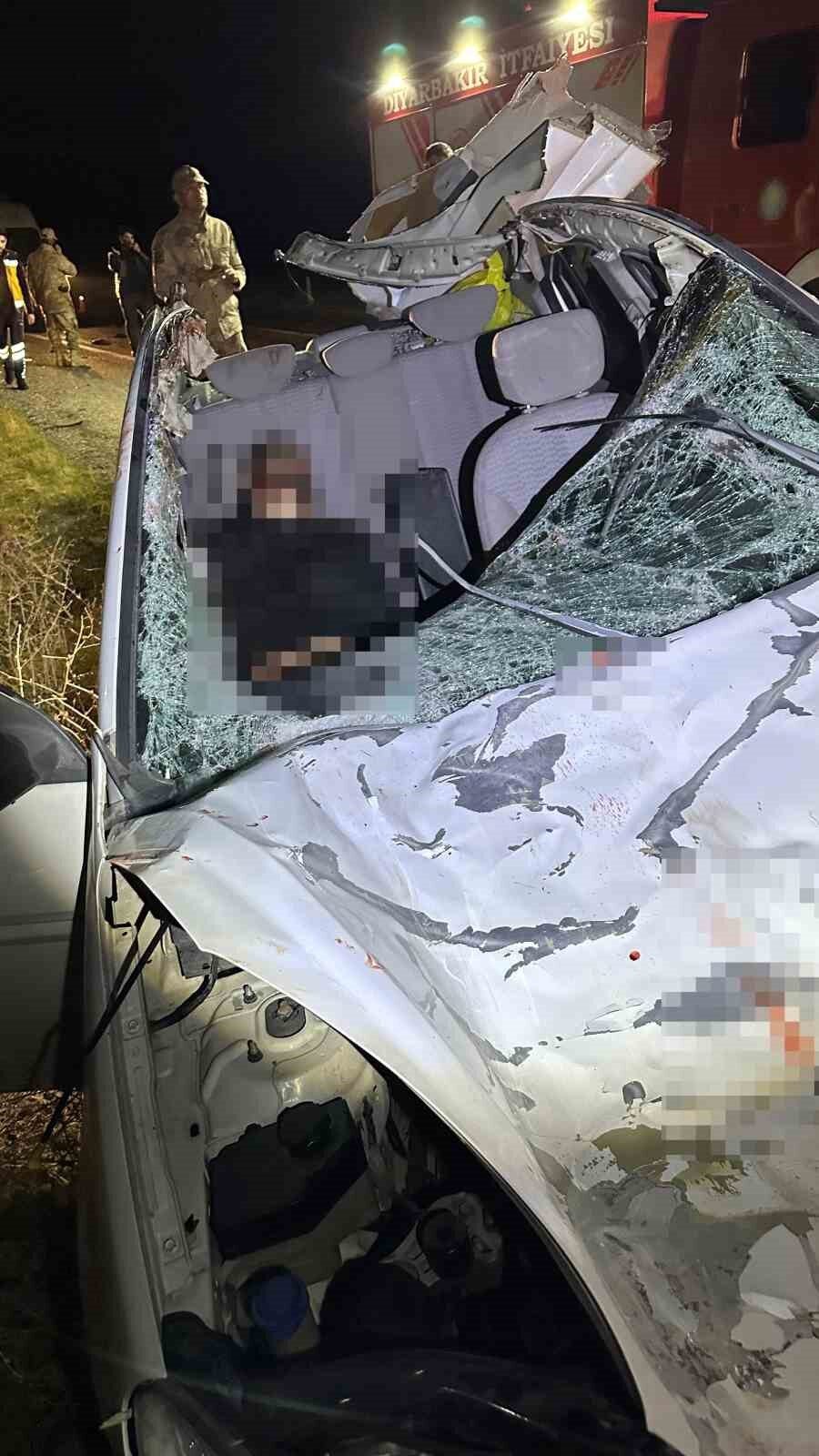 Diyarbakır'ın Silvan ilçesinde meydana gelen kazada, bir otomobilin atla çarpışmasının