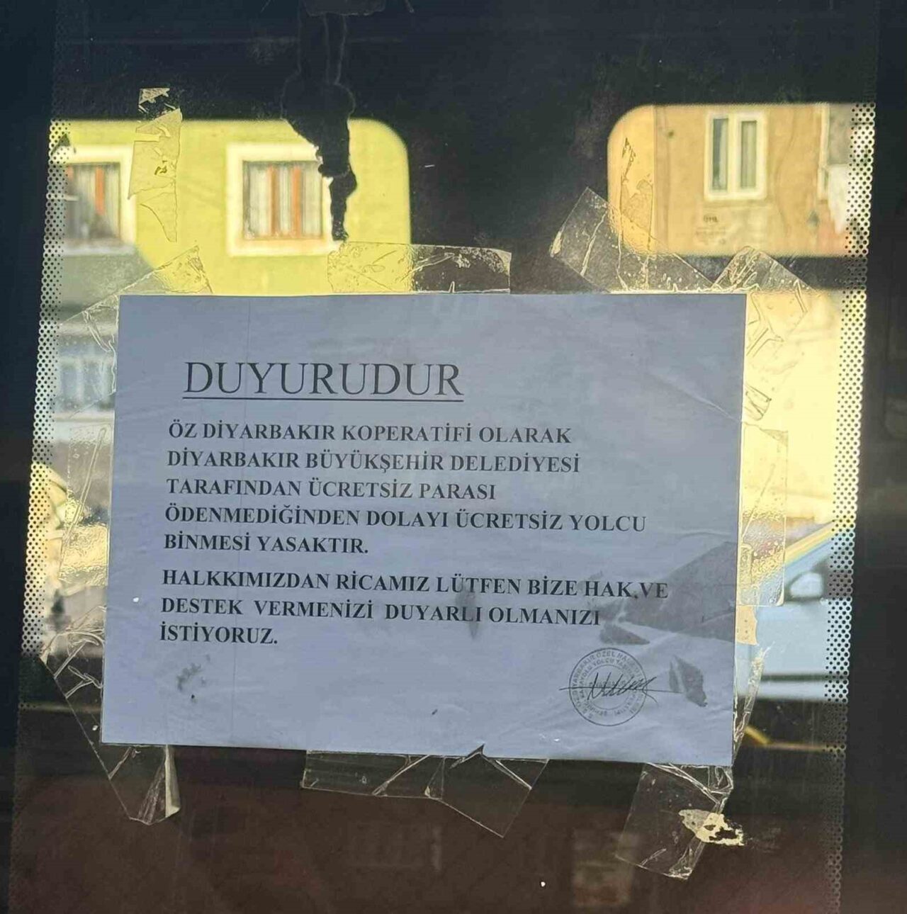Diyarbakır'da özel halk otobüsleri, ücretsiz kart sahiplerini taşımama kararı aldı.