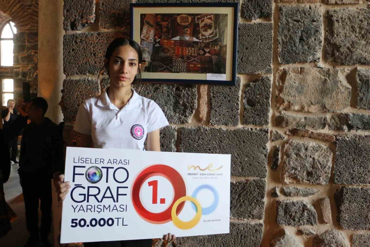 Diyarbakır'da İl Milli Eğitim Müdürlüğü ve Mehmet-Esra Cansız Vakfı'nın düzenlediği