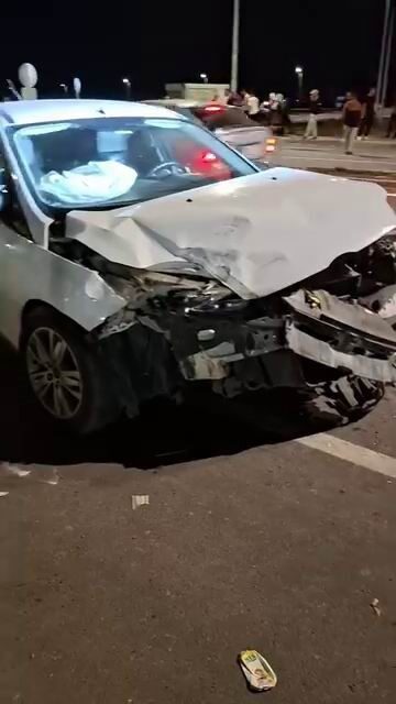 Diyarbakır'ın Bağlar ilçesinde iki aracın çarpışması sonucu 2 kişi yaralandı.