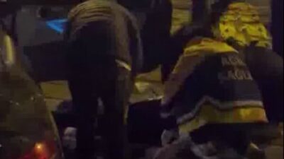 Diyarbakır'ın Kayapınar ilçesinde iki aracın çarpıştığı trafik kazasında 2 kişi