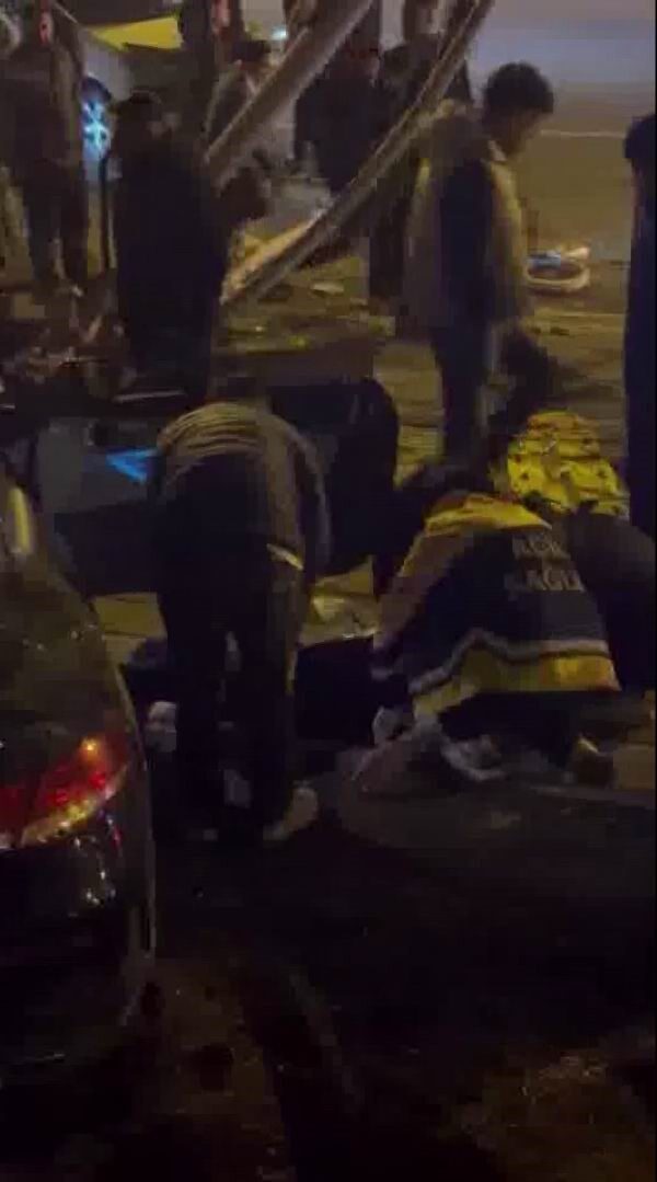 Diyarbakır'ın Kayapınar ilçesinde iki aracın çarpıştığı trafik kazasında 2 kişi