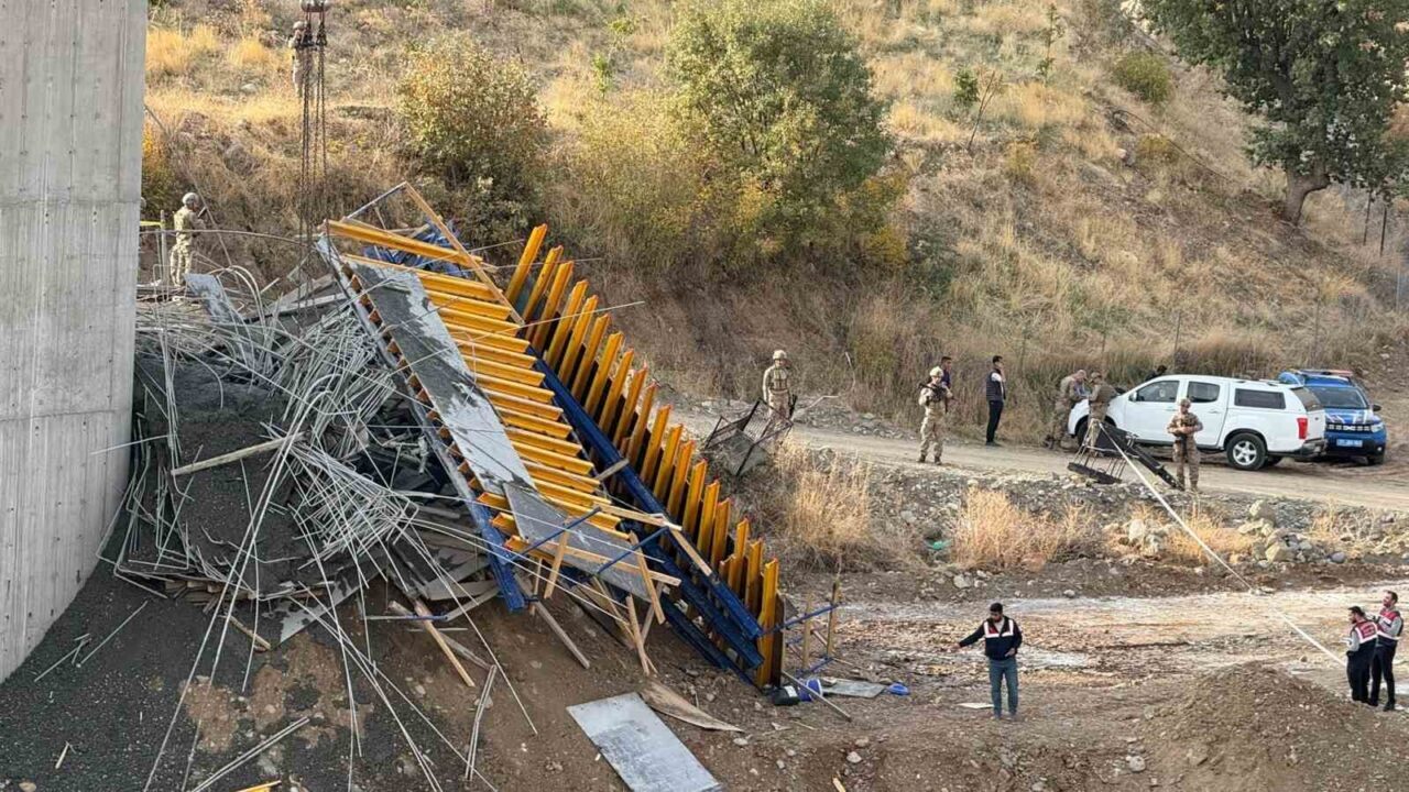 Diyarbakır'ın Kulp ilçesindeki viyadük inşaatında meydana gelen çökmede yaşamını yitirenlerin