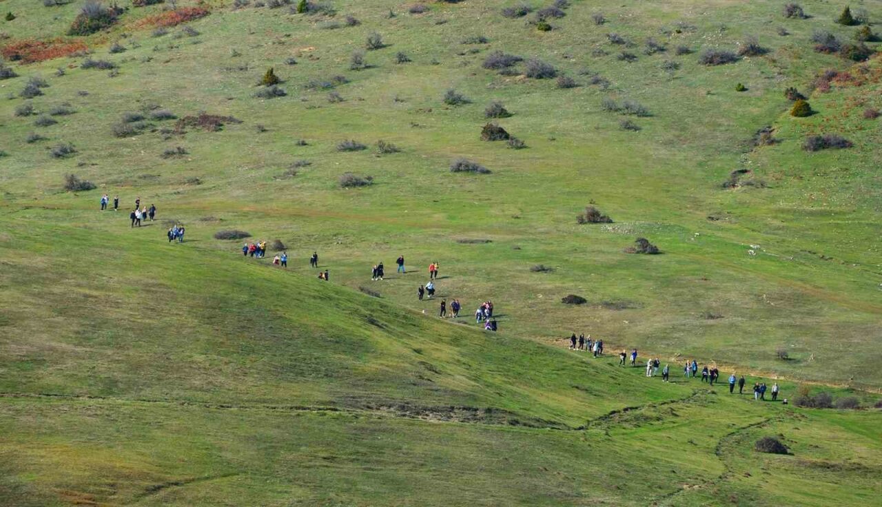 Sakarya Büyükşehir Belediyesi tarafından düzenlenen Sonbahar Doğa Yürüyüşleri, doğaseverlere Karagöl