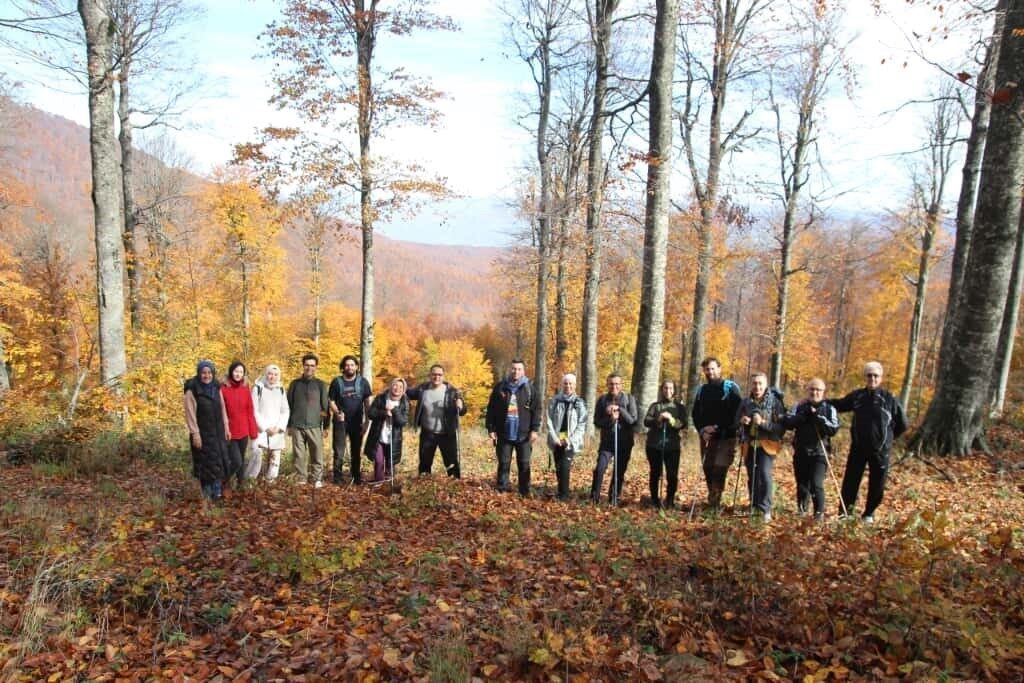 Tavşanlı Doğa Sporları Kulübü (TADOS) üyeleri, Domaniç Kocadağ'da sonbahar manzaraları