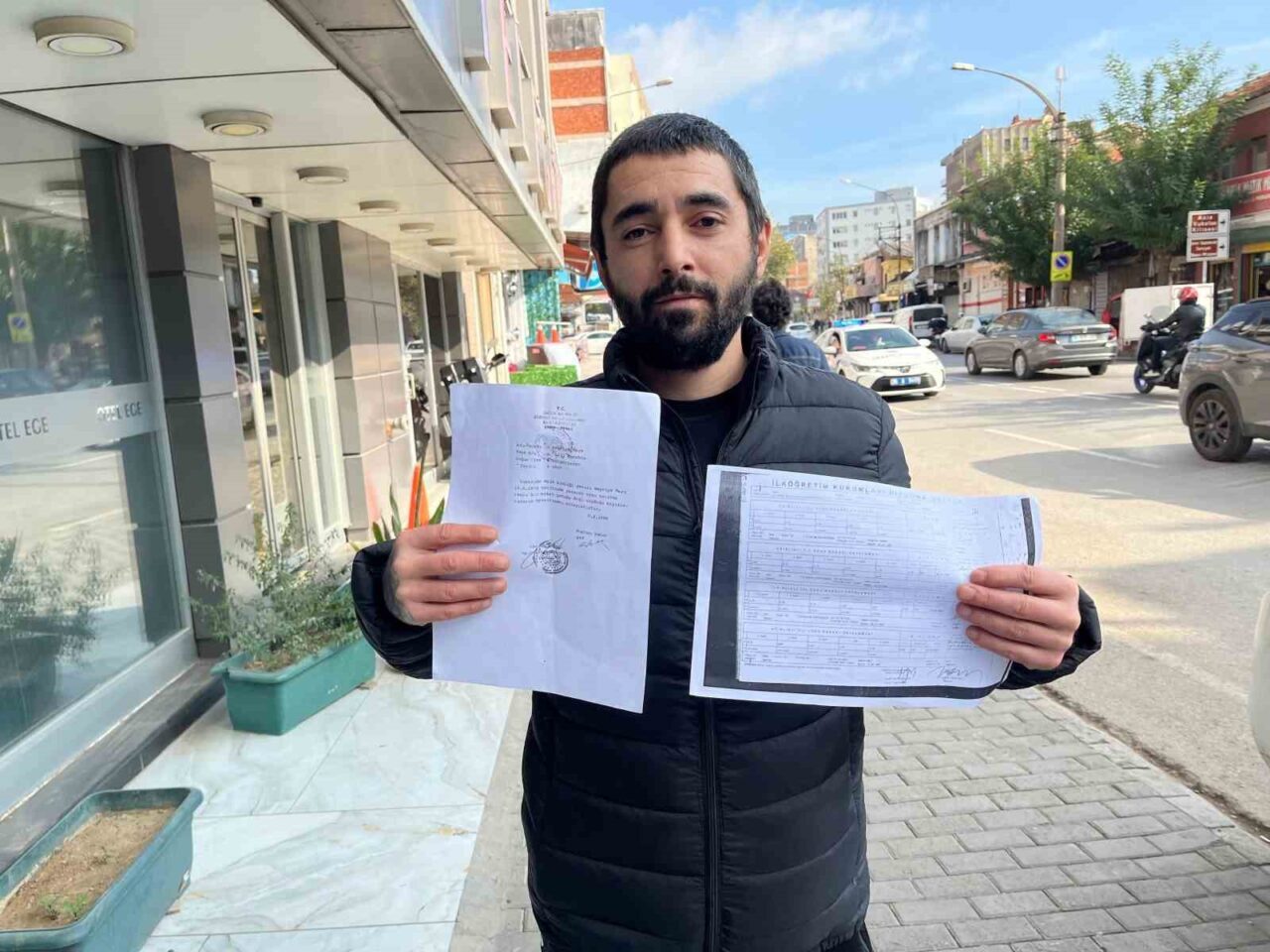 35 yıldır kimliksiz yaşayan Rasim Mert, annesiyle soybağı tespit edilemediği