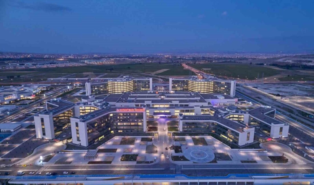 Kayseri Şehir Hastanesi’nde bir doktoru darp eden T.E. ve O.B.