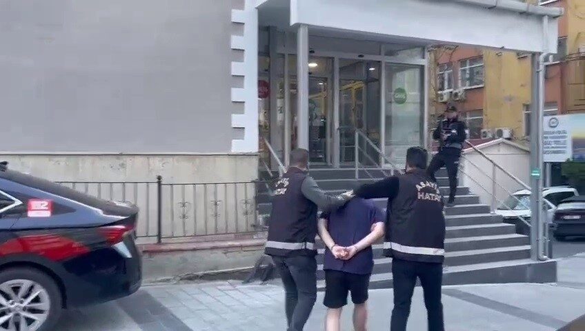 Hatay'da polis, 2021'den beri aranan Y.Ç.'yi dolandırıcılık nedeniyle İstanbul'da yakaladı.