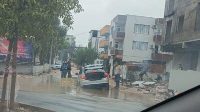 Adıyaman'da, altyapı çalışması sonrası dolgu yapılan yolda meydana gelen yağışlar