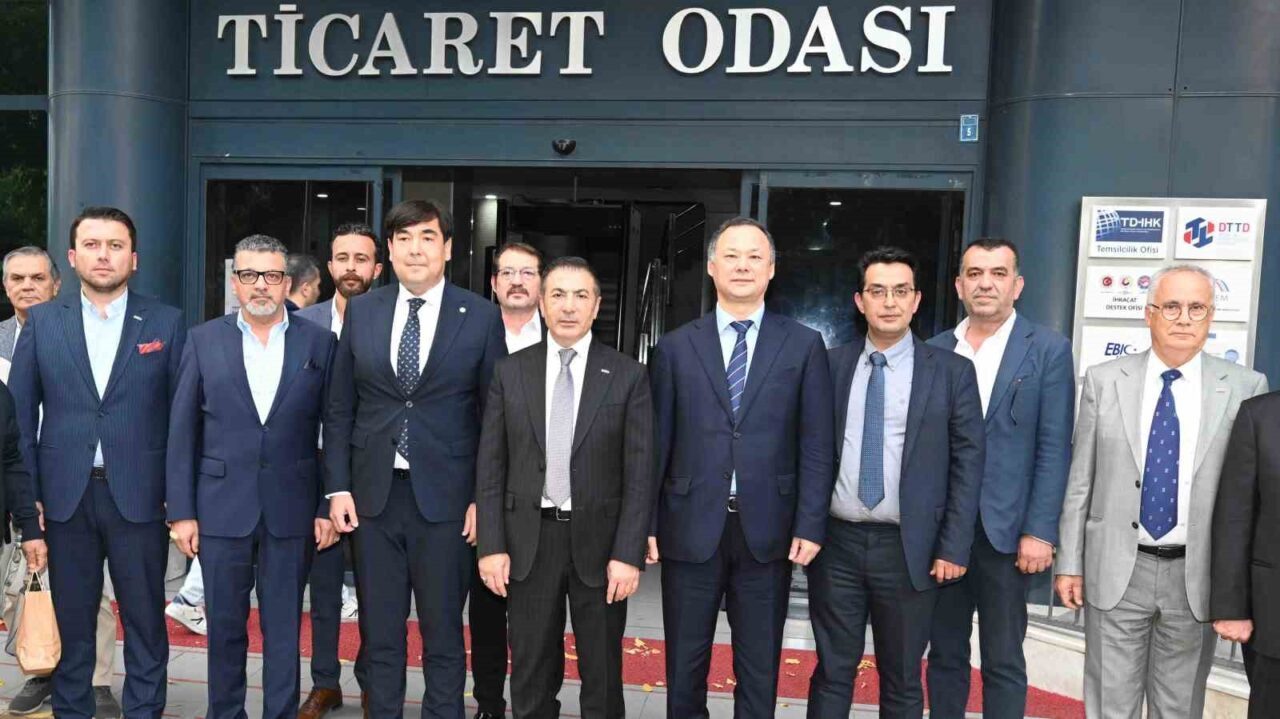 Denizli Ticaret Odası Başkanı Uğur Erdoğan, Kırgız Büyükelçi Ruslan Kazakbaev