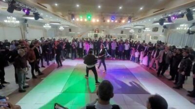 Elazığ'da Yıldız ve Gözüböyük ailelerinin düğününde sahnelenen Malatya'ya özgü Tura